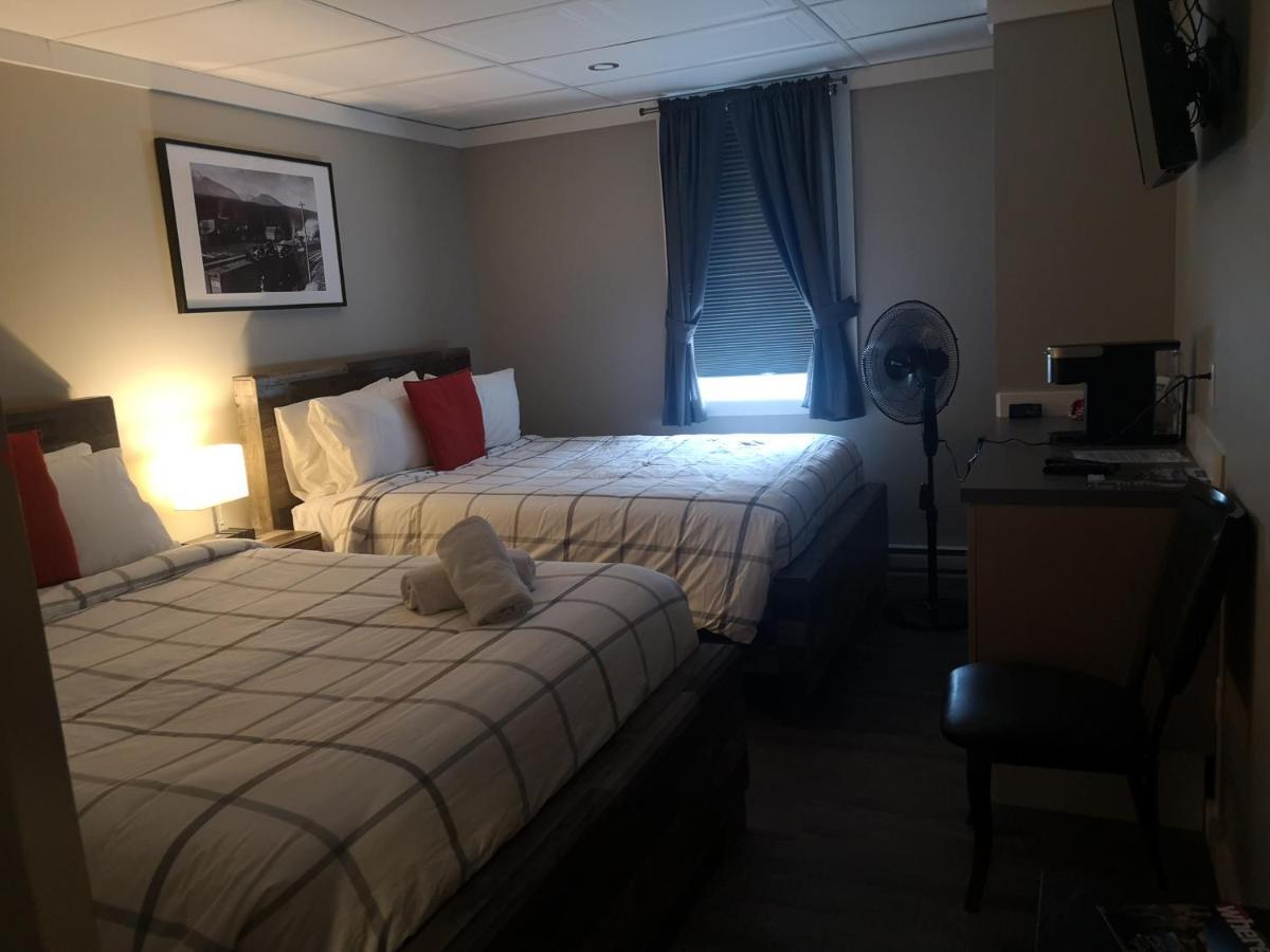 The Cache Hotel And Lodgings 戈尔登 外观 照片